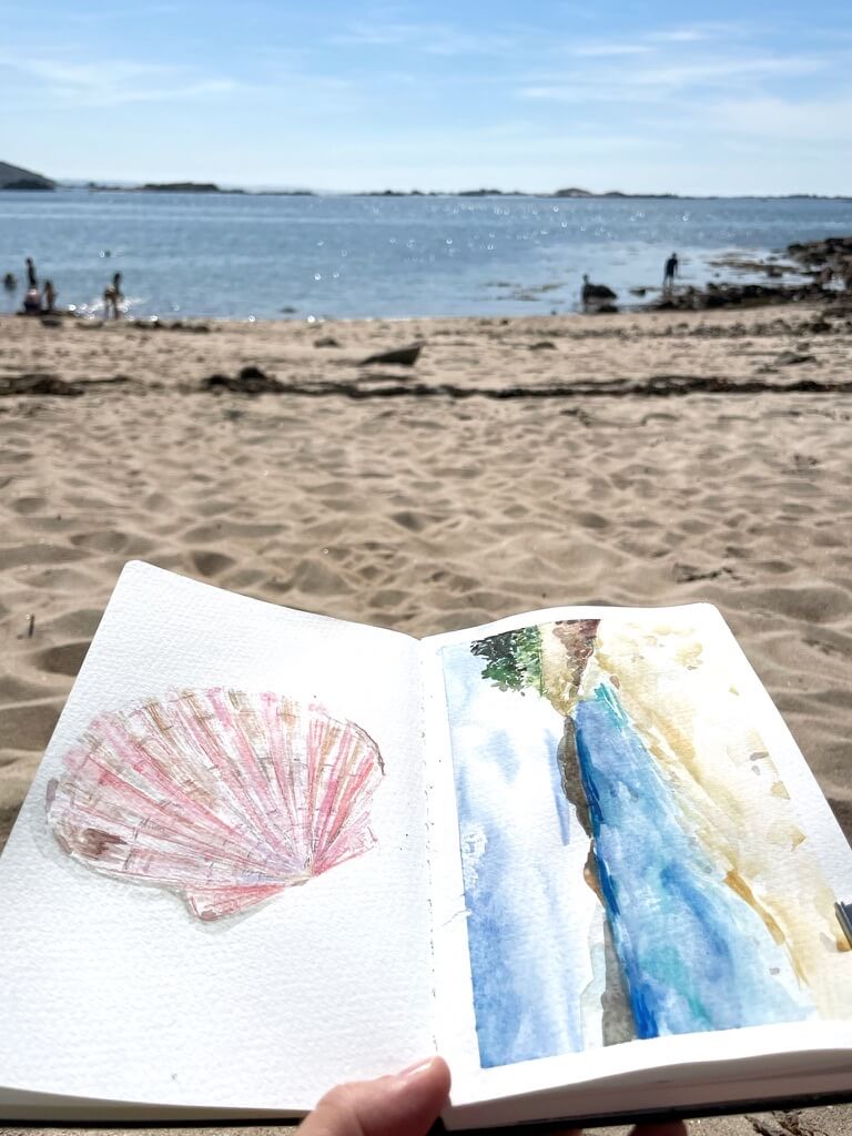 Carnet aquarelle sur la plage